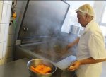 Školní jídelny v Otrokovicích vaří nově také bez lepku a laktózy