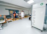 Baťova nemocnice má speciální čističe vzduchu. Ničí mikroorganizmy UV-C zářením