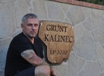 Marek Kalinec je potomek slavných zbojníků z Dinotic. Navíc vlastní největší soukromou sbírku obrazů Jana Kobzáně