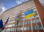 Ve městech regionu vlají vlajky Ukrajiny a přidávají se další