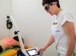 V Luhačovicích úspěšně léčí pacienty po covidu speciálním laserem